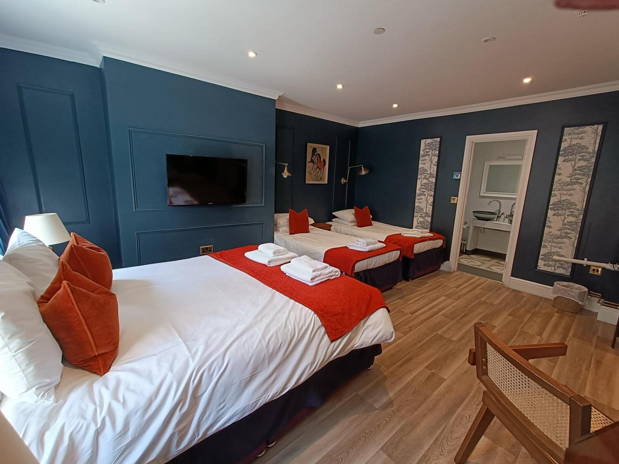 Rooms On The Prom เชลเทนแฮม ภายนอก รูปภาพ