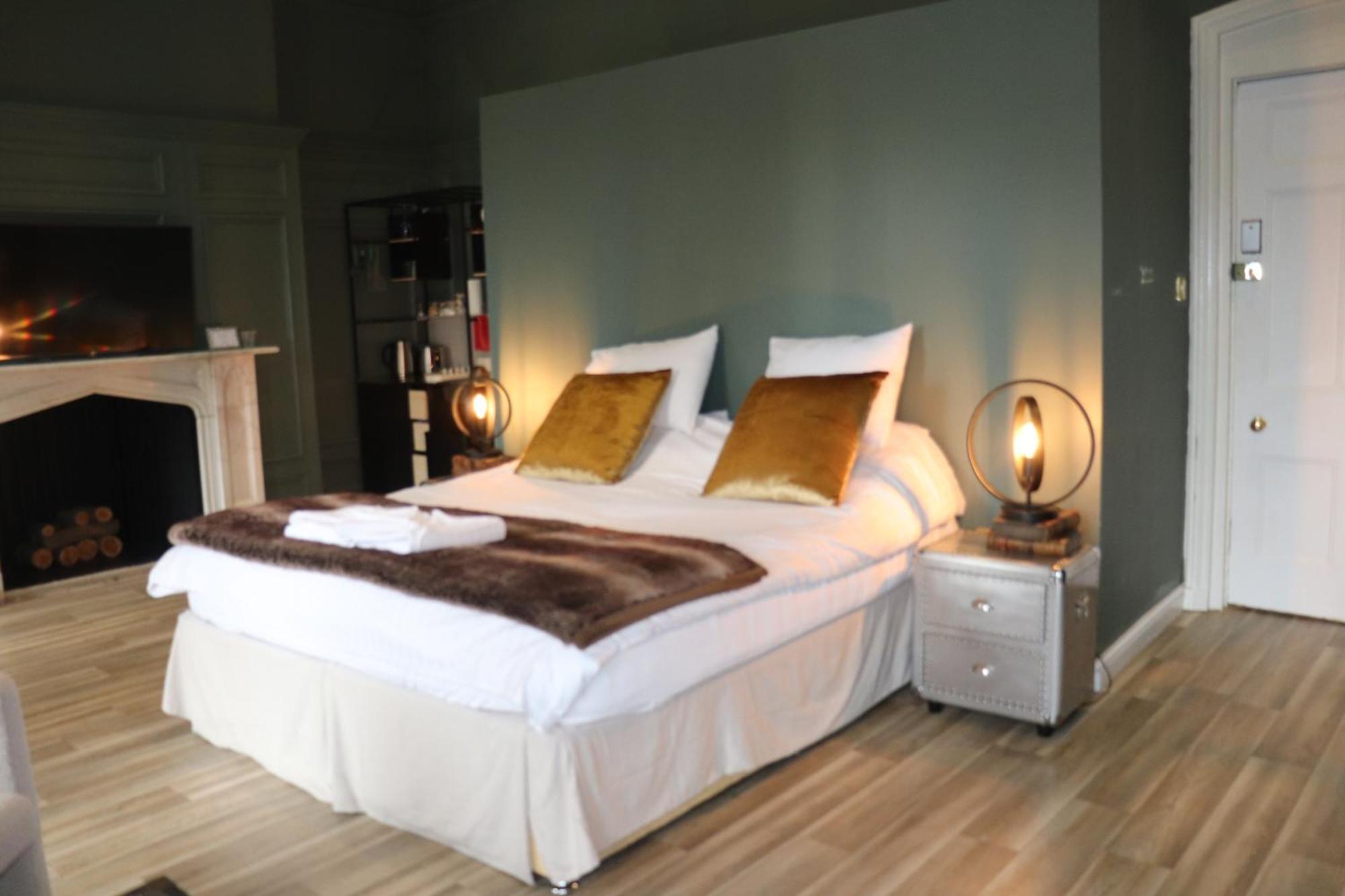 Rooms On The Prom เชลเทนแฮม ภายนอก รูปภาพ