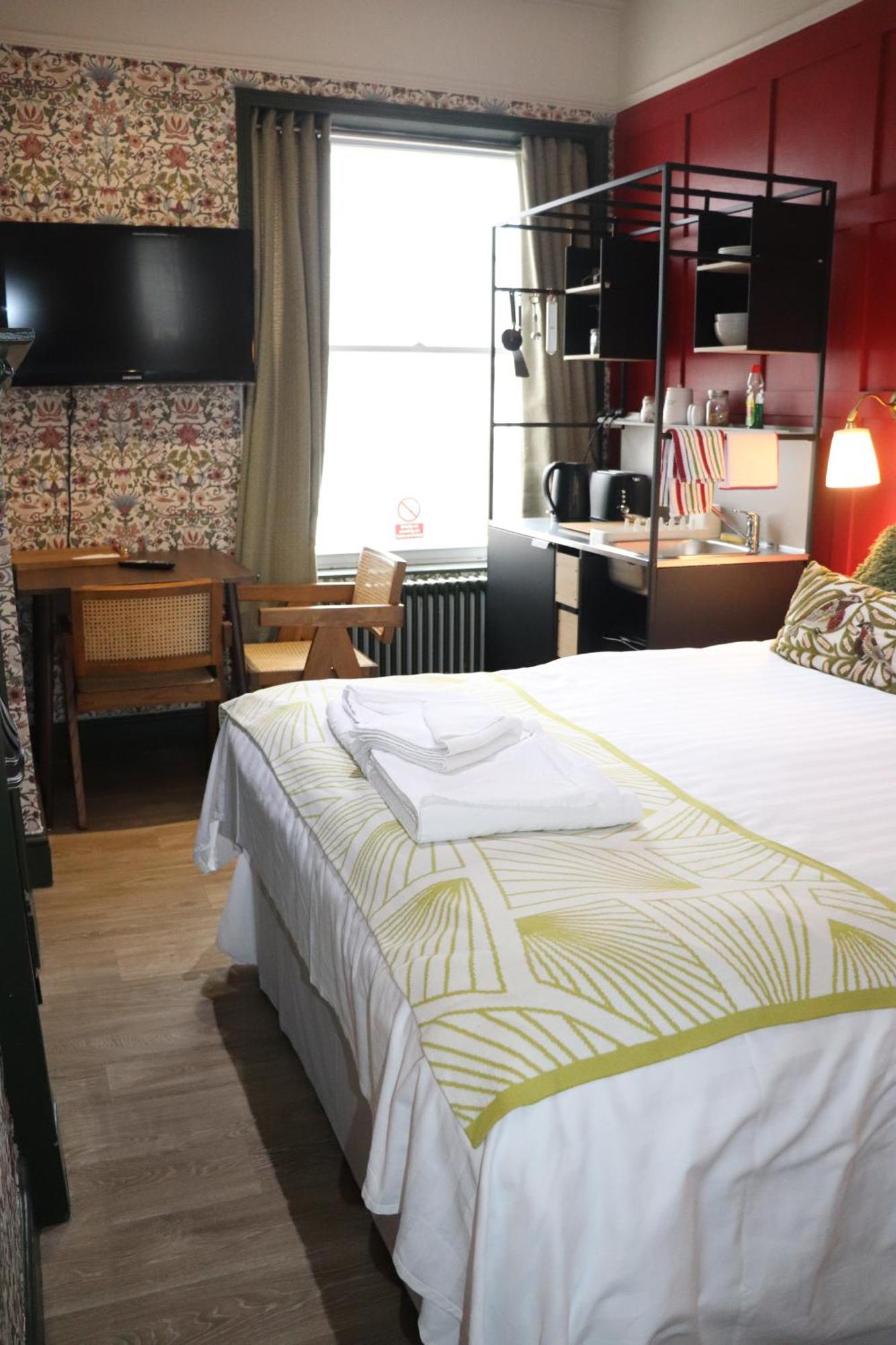 Rooms On The Prom เชลเทนแฮม ภายนอก รูปภาพ