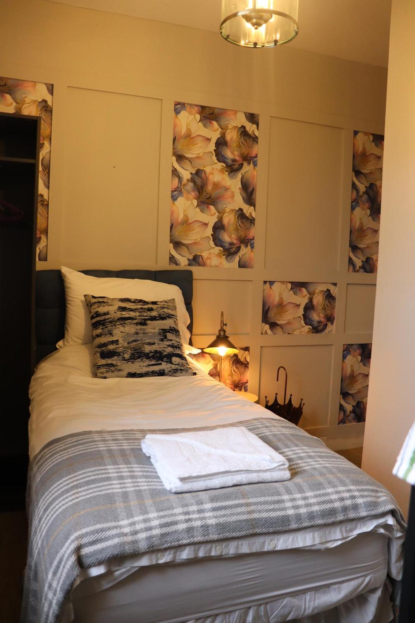 Rooms On The Prom เชลเทนแฮม ภายนอก รูปภาพ