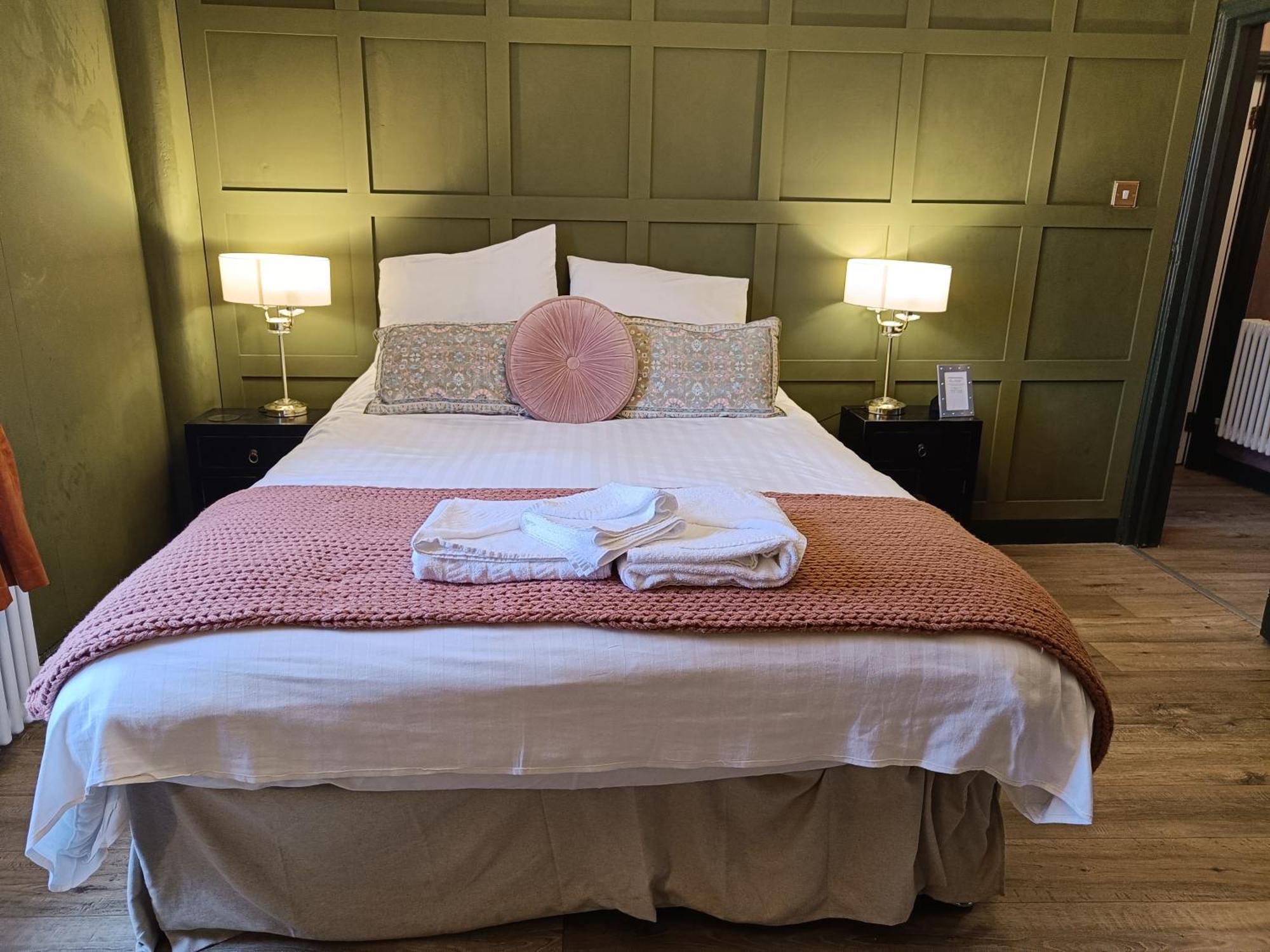 Rooms On The Prom เชลเทนแฮม ภายนอก รูปภาพ